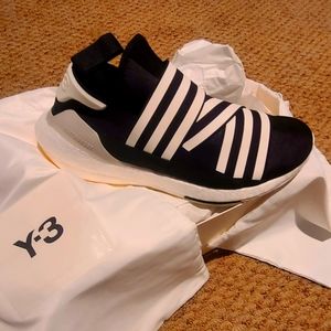 ADIDAS Y-3 Ultraboost 22. SIZE: 9.5